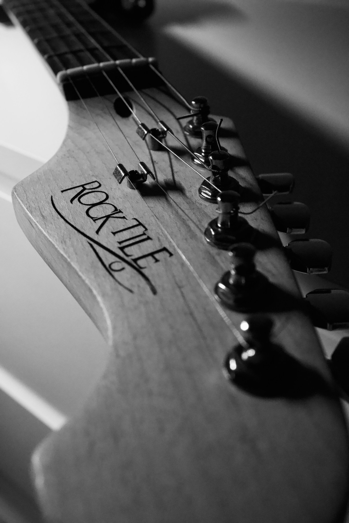 Dark Minimalism in Fitness Fashion: A Trend Worth Exploring